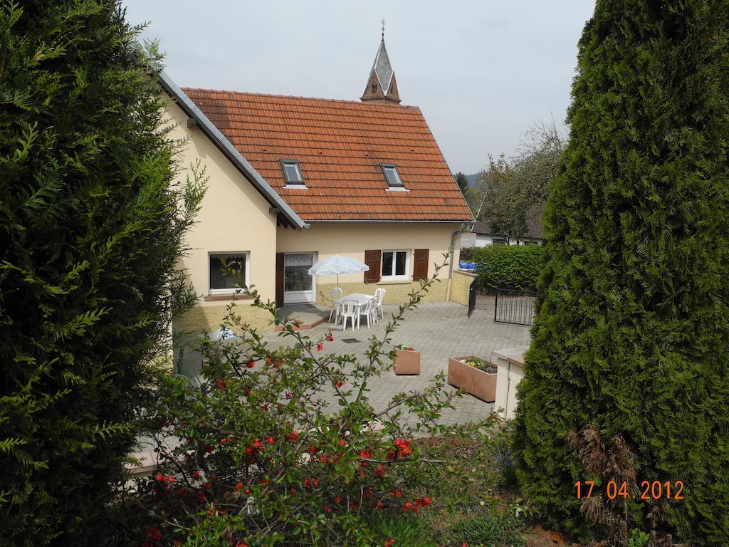Au Pied Du Chateau Lichtenberg Rum bild